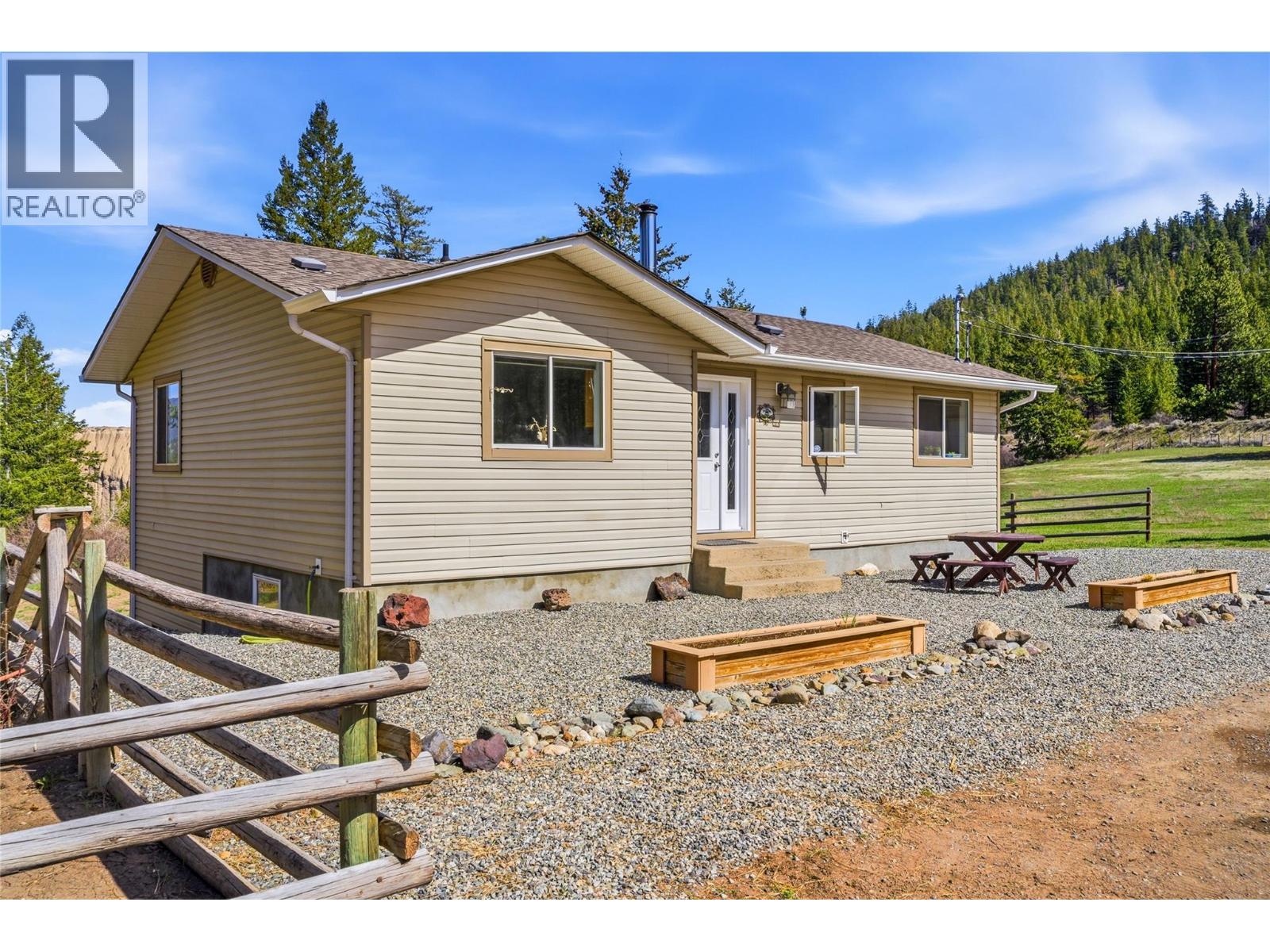 345 Coldwater Road, Merritt, British Columbia  V1K 1B8 - Photo 4 - 10383047