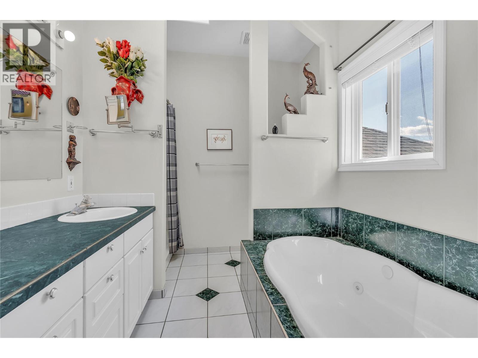 3026 Debeck Road, Naramata, British Columbia  V0H 1N1 - Photo 21 - 10383050