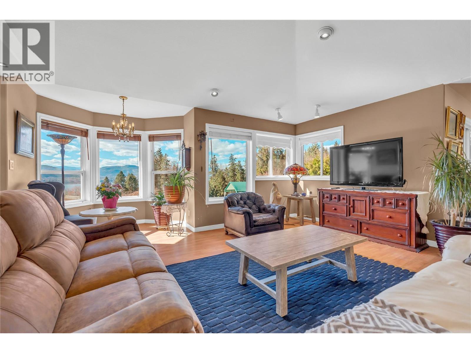 3026 Debeck Road, Naramata, British Columbia  V0H 1N1 - Photo 4 - 10383050