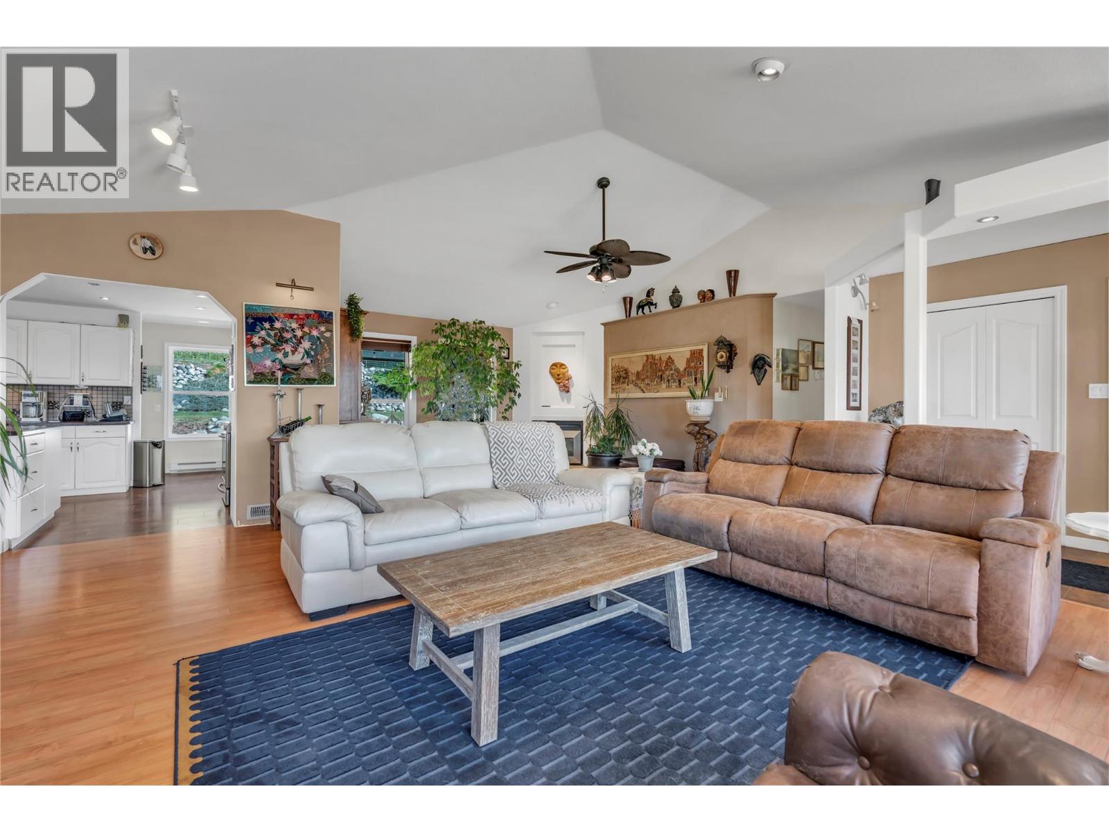 3026 Debeck Road, Naramata, British Columbia  V0H 1N1 - Photo 6 - 10383050