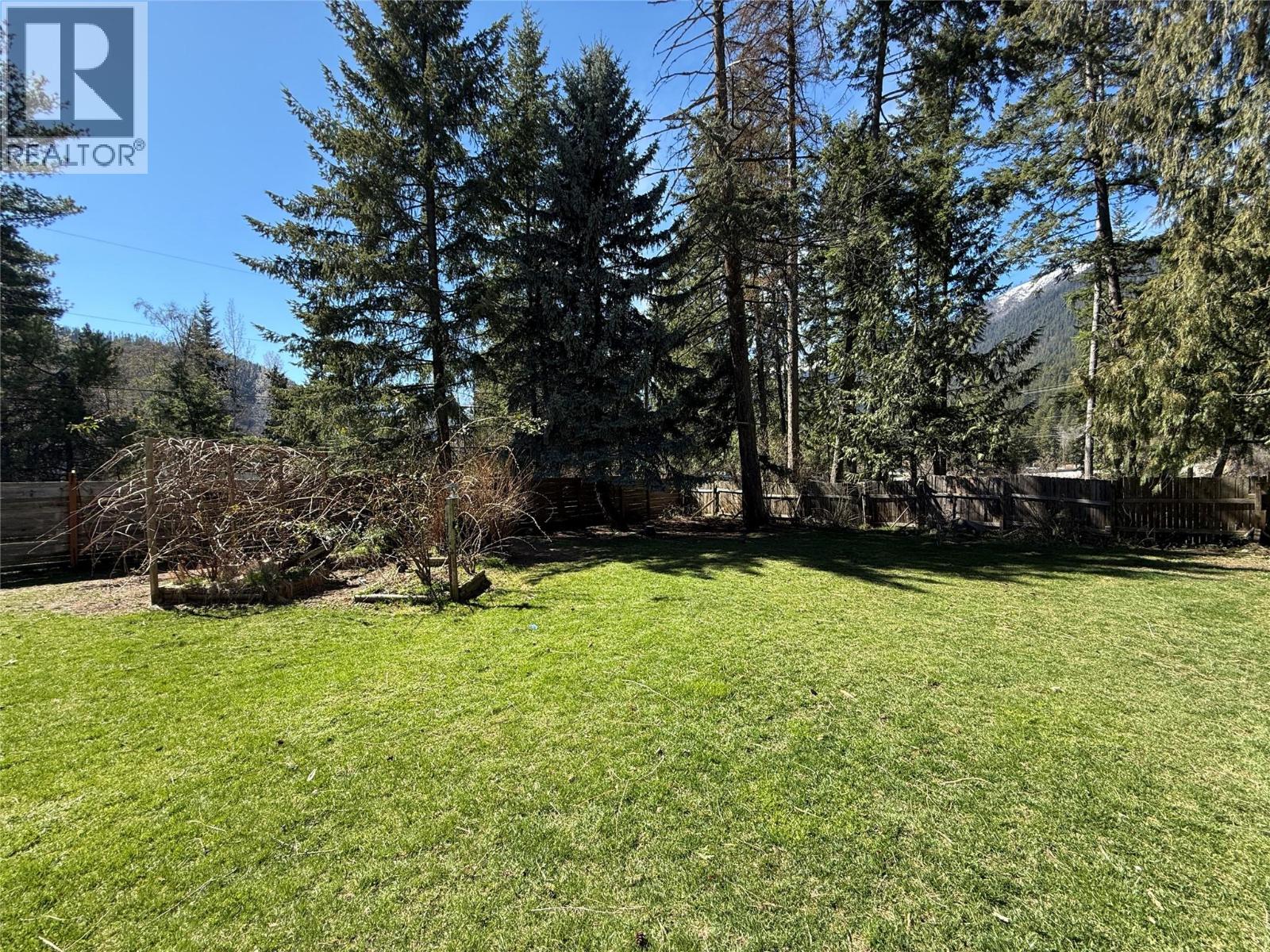 4630 Highway 3a Highway, Nelson, British Columbia  V1L 6N3 - Photo 13 - 10382942