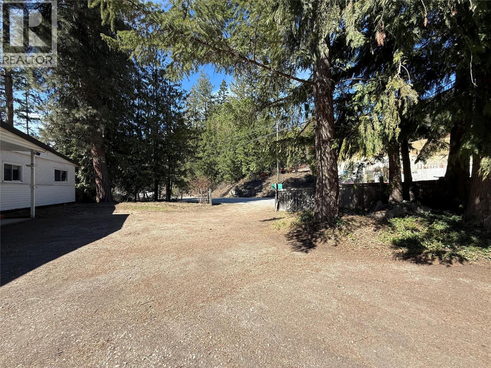 4630 Highway 3a Highway, Nelson, British Columbia  V1L 6N3 - Photo 2 - 10382942