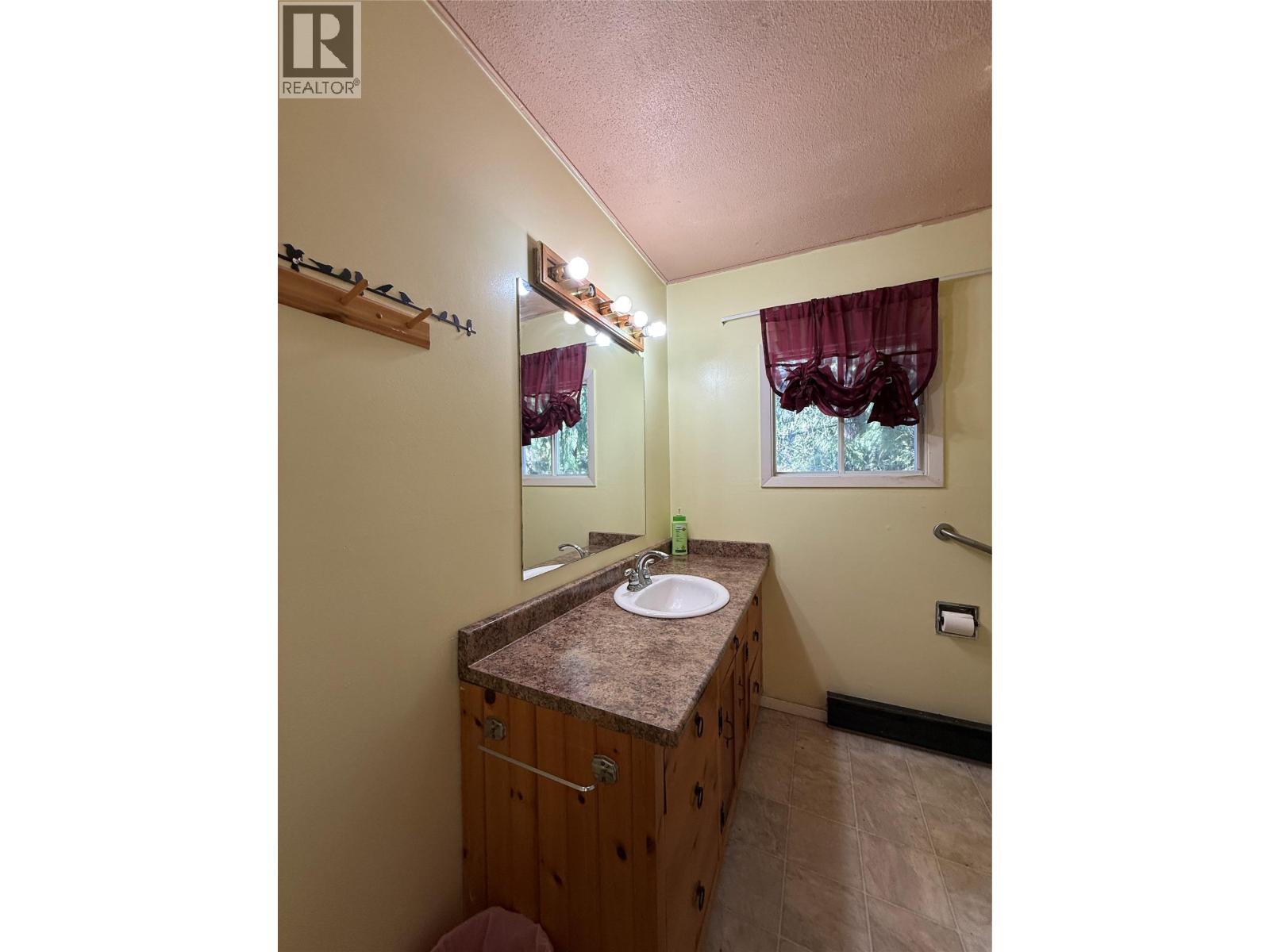 4630 Highway 3a Highway, Nelson, British Columbia  V1L 6N3 - Photo 32 - 10382942