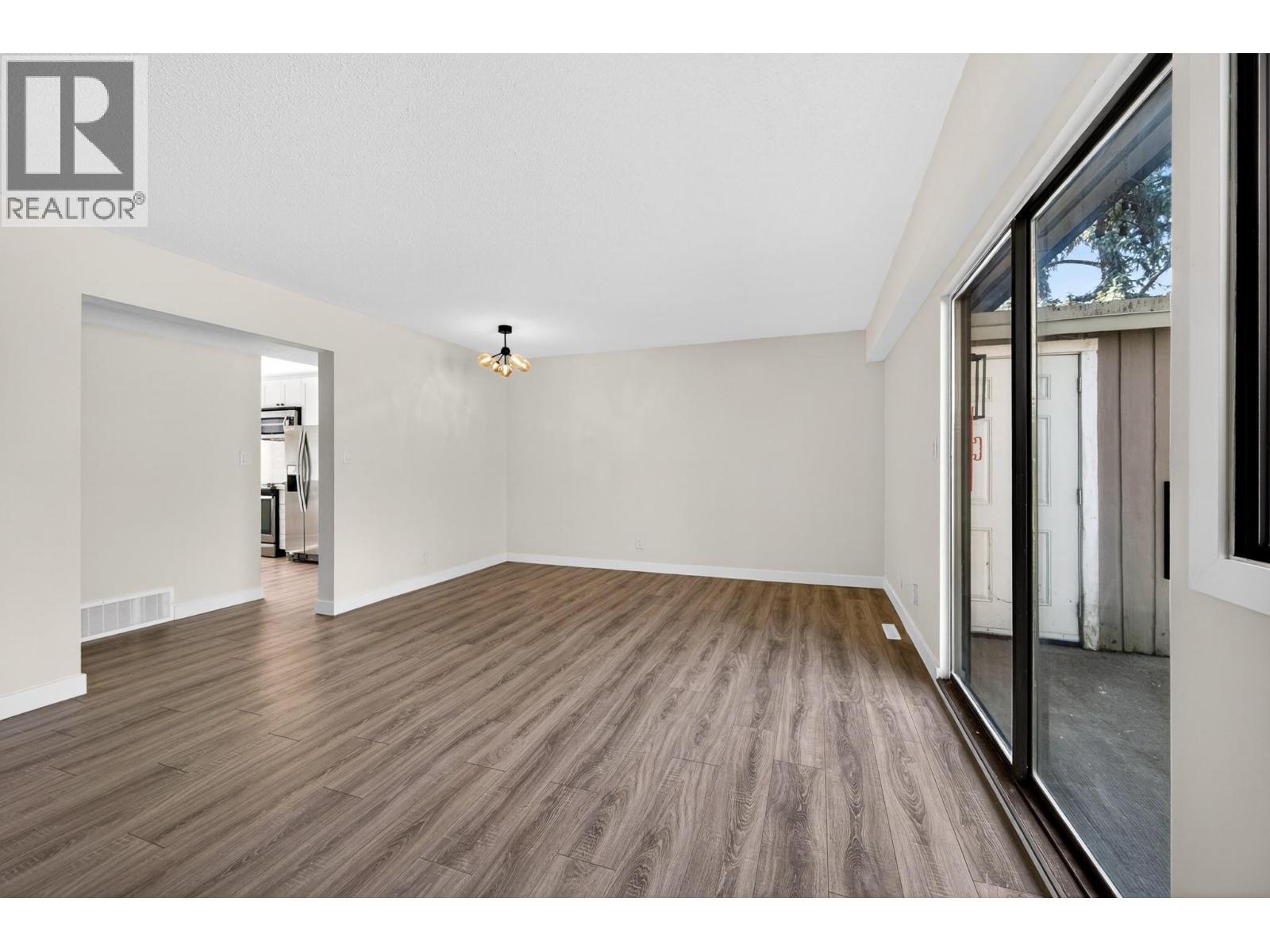 249 Kitchener Crescent Unit# 29, Kamloops, British Columbia  V2B 1B9 - Photo 6 - 10382896