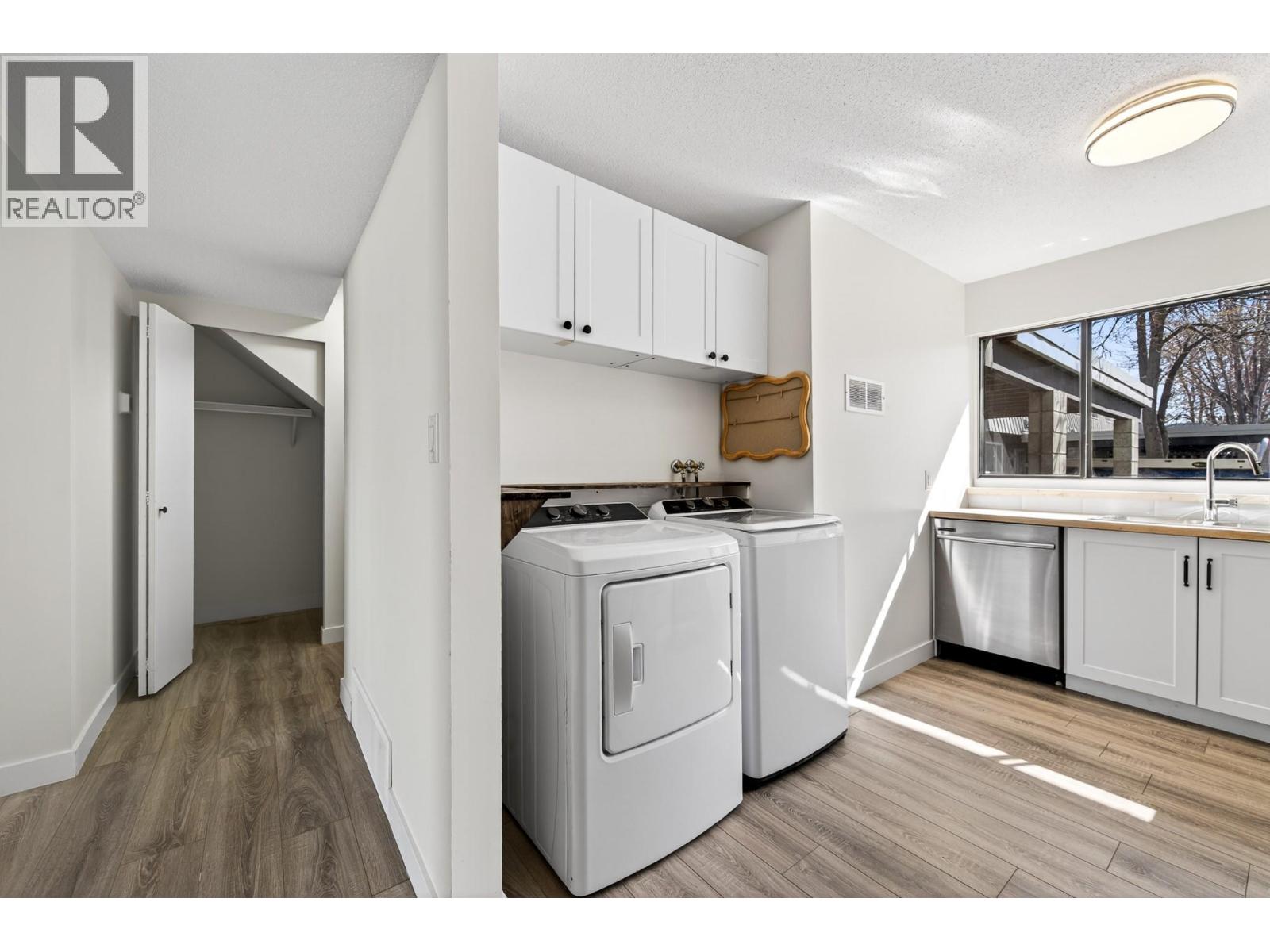 249 Kitchener Crescent Unit# 29, Kamloops, British Columbia  V2B 1B9 - Photo 8 - 10382896