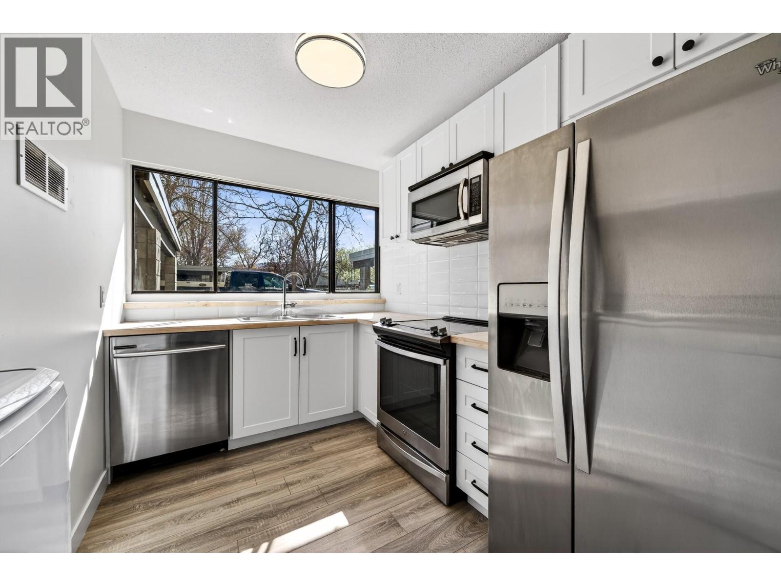 249 Kitchener Crescent Unit# 29, Kamloops, British Columbia  V2B 1B9 - Photo 9 - 10382896