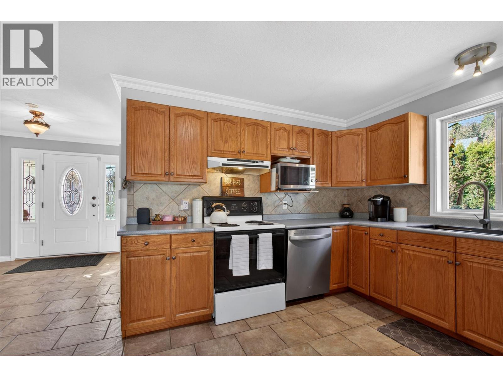 2367 Cedar Ridge Street, Lumby, British Columbia  V0E 2G5 - Photo 14 - 10382696