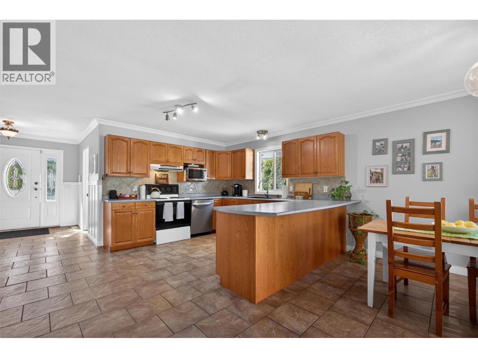 2367 Cedar Ridge Street, Lumby, British Columbia  V0E 2G5 - Photo 16 - 10382696