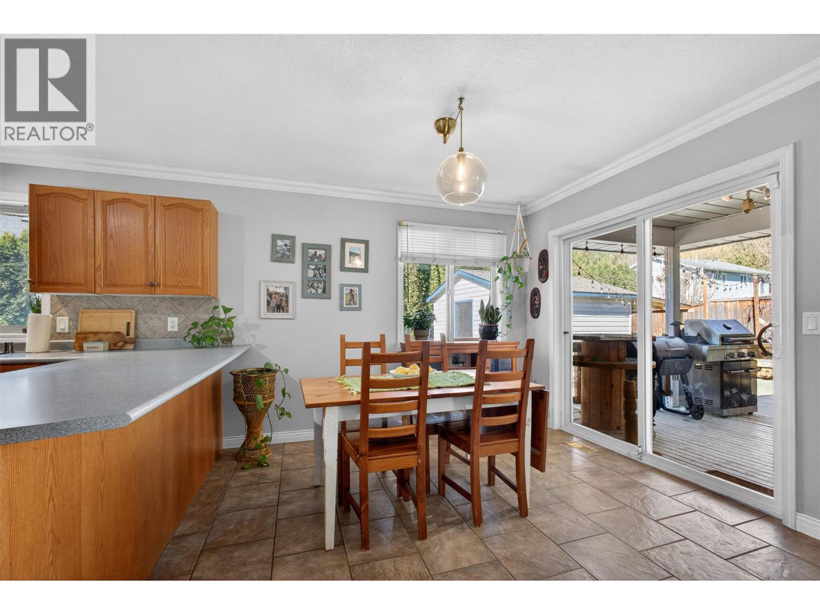 2367 Cedar Ridge Street, Lumby, British Columbia  V0E 2G5 - Photo 18 - 10382696