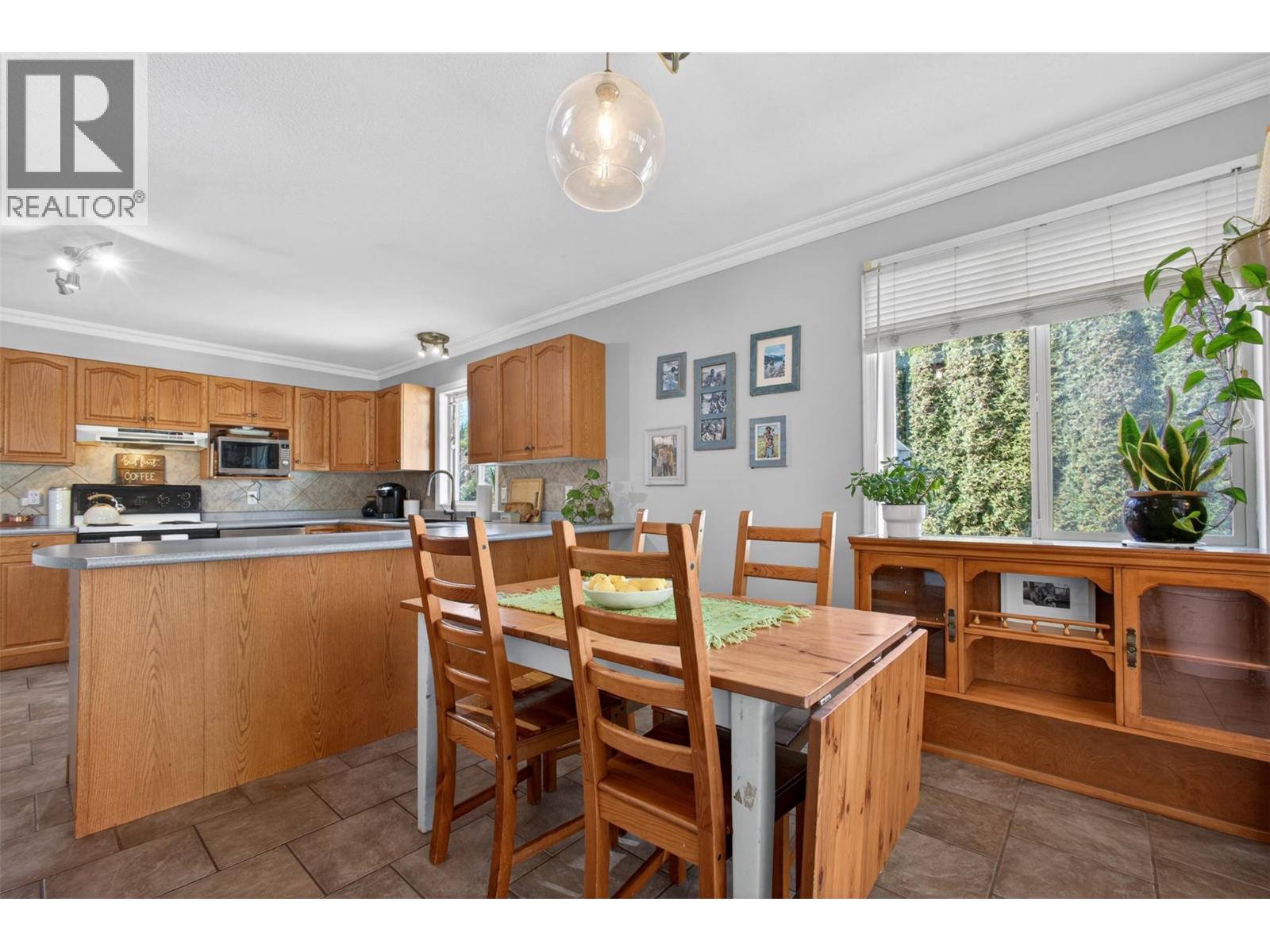 2367 Cedar Ridge Street, Lumby, British Columbia  V0E 2G5 - Photo 19 - 10382696