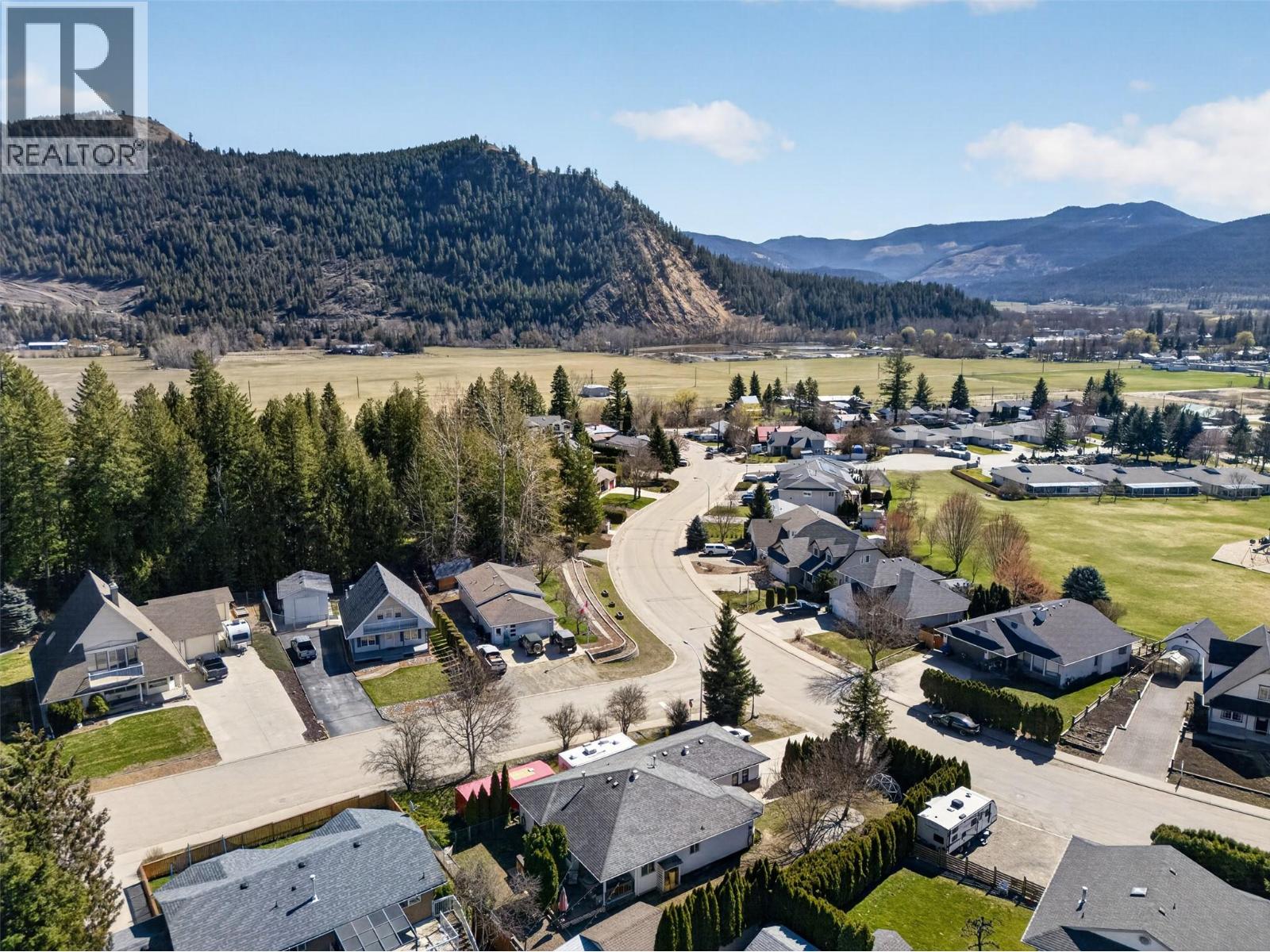 2367 Cedar Ridge Street, Lumby, British Columbia  V0E 2G5 - Photo 45 - 10382696