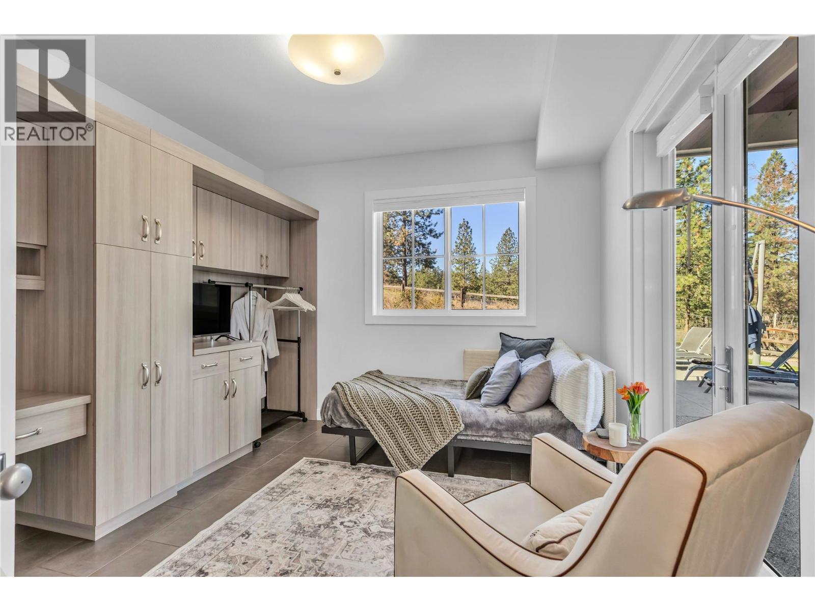 2376 Saucier Road, Kelowna, British Columbia  V1W 4B8 - Photo 23 - 10382137