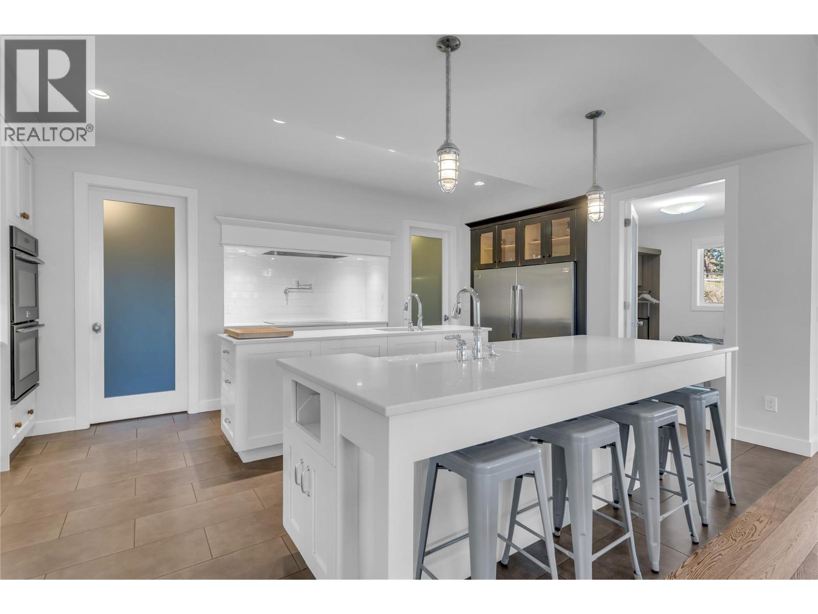 2376 Saucier Road, Kelowna, British Columbia  V1W 4B8 - Photo 9 - 10382137