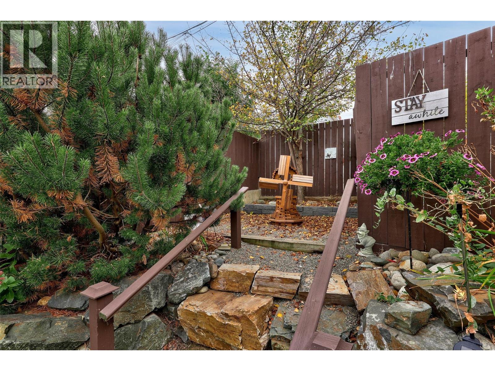 647 Hemlock Street, Kamloops, British Columbia  V2C 1C6 - Photo 30 - 10383021