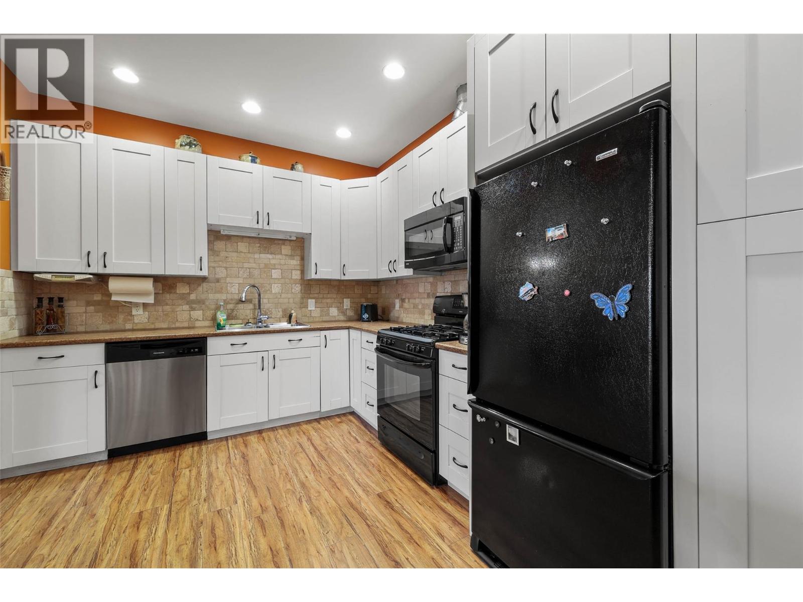 647 Hemlock Street, Kamloops, British Columbia  V2C 1C6 - Photo 4 - 10383021