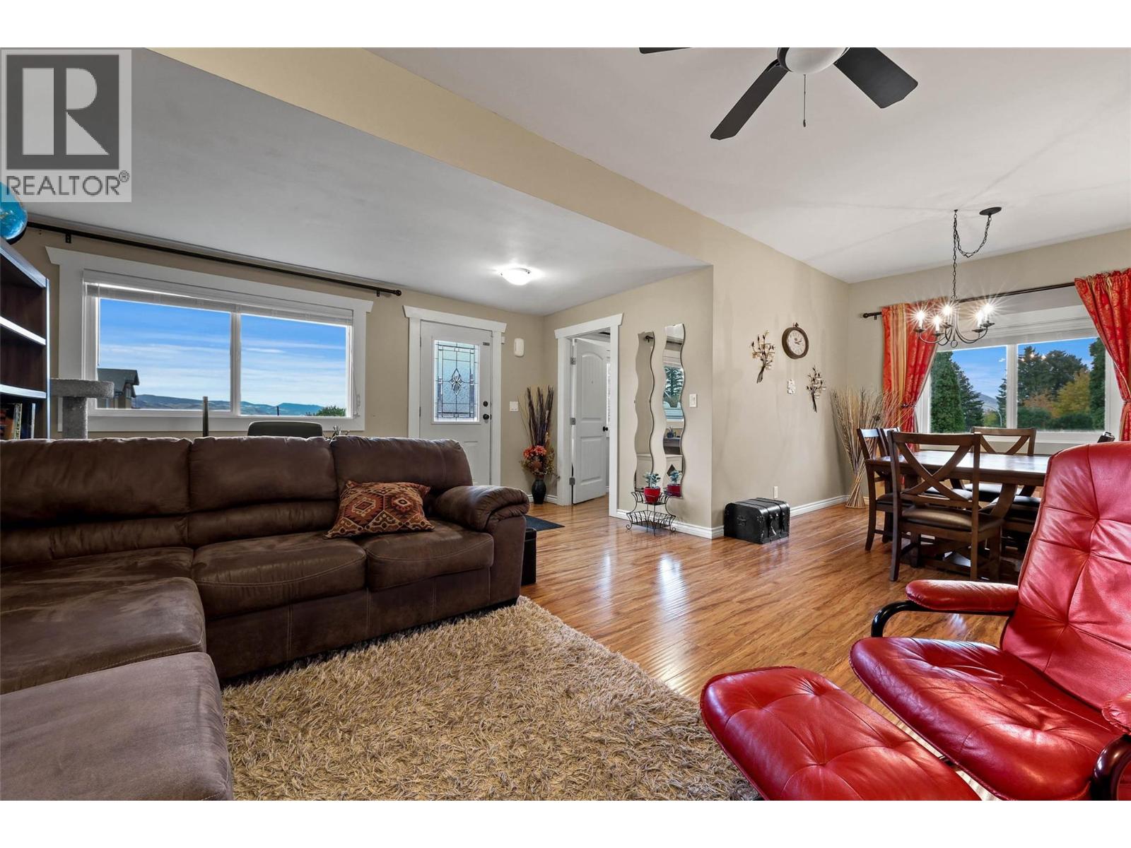 647 Hemlock Street, Kamloops, British Columbia  V2C 1C6 - Photo 7 - 10383021