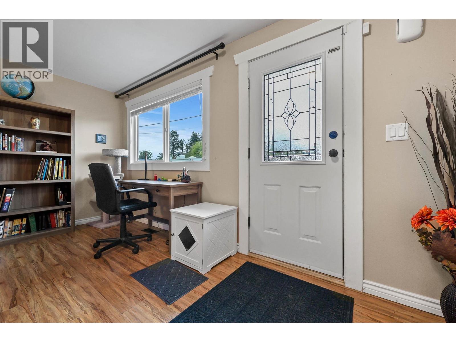 647 Hemlock Street, Kamloops, British Columbia  V2C 1C6 - Photo 9 - 10383021