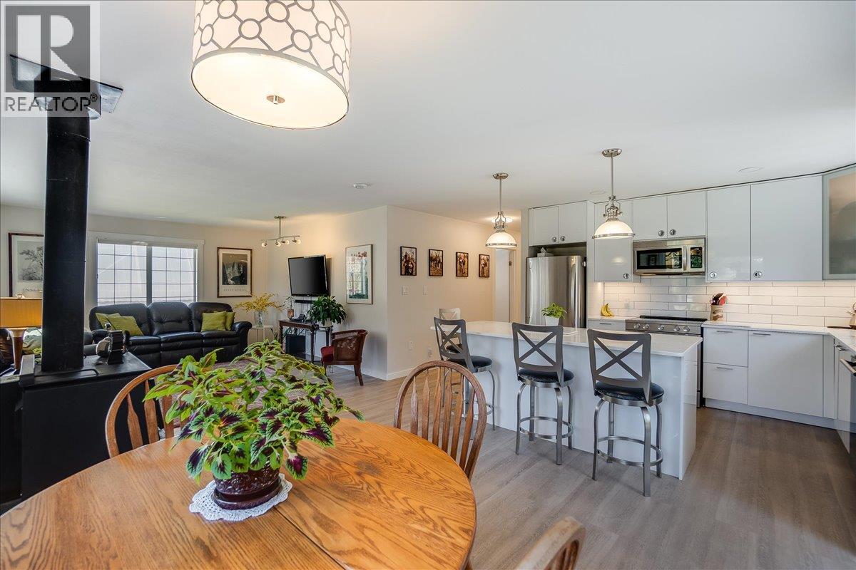 210 Bayview Street, Kaslo, British Columbia  V1L 1M0 - Photo 10 - 10382941