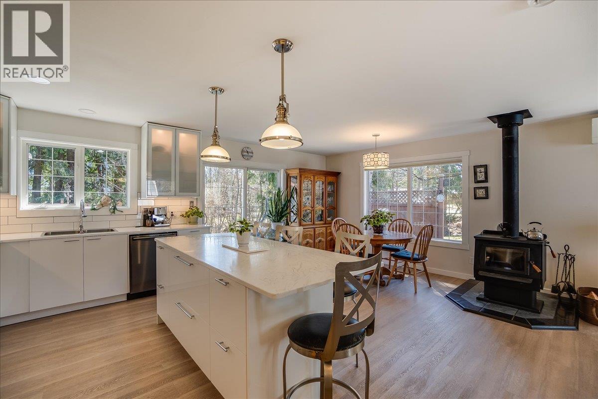 210 Bayview Street, Kaslo, British Columbia  V1L 1M0 - Photo 11 - 10382941