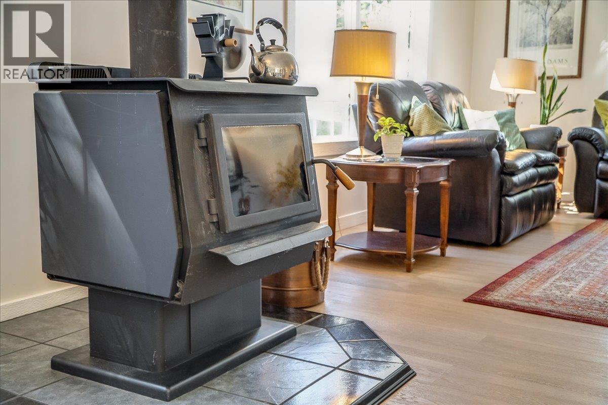 210 Bayview Street, Kaslo, British Columbia  V1L 1M0 - Photo 15 - 10382941