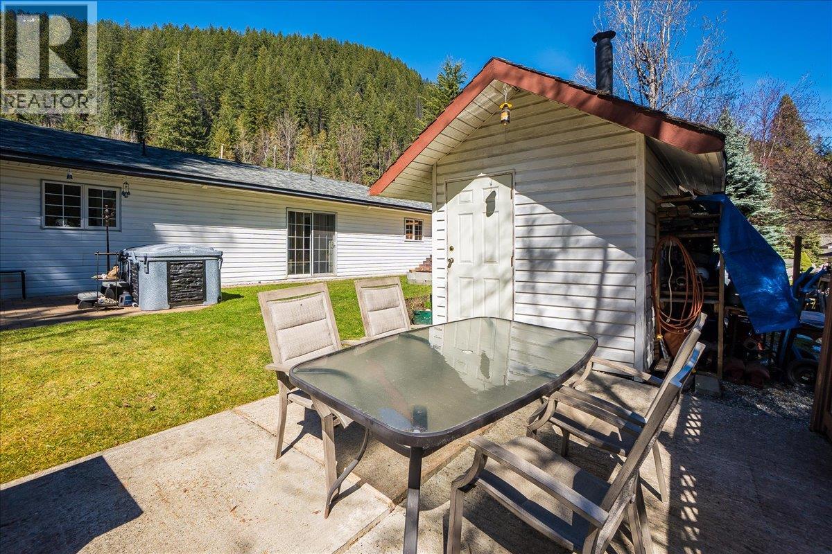 210 Bayview Street, Kaslo, British Columbia  V1L 1M0 - Photo 37 - 10382941