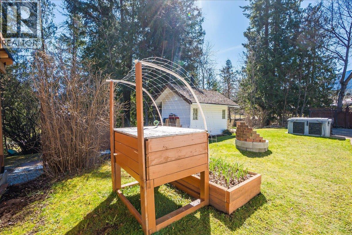 210 Bayview Street, Kaslo, British Columbia  V1L 1M0 - Photo 39 - 10382941