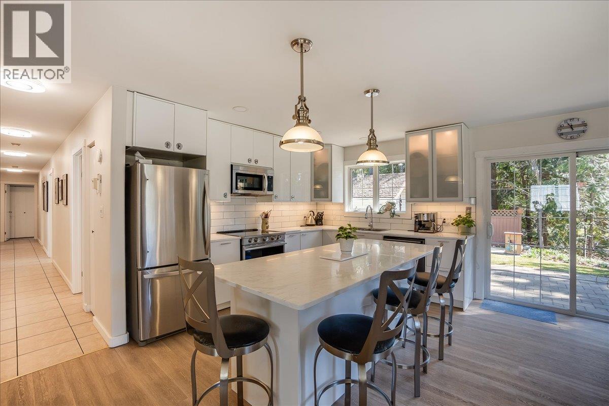 210 Bayview Street, Kaslo, British Columbia  V1L 1M0 - Photo 7 - 10382941