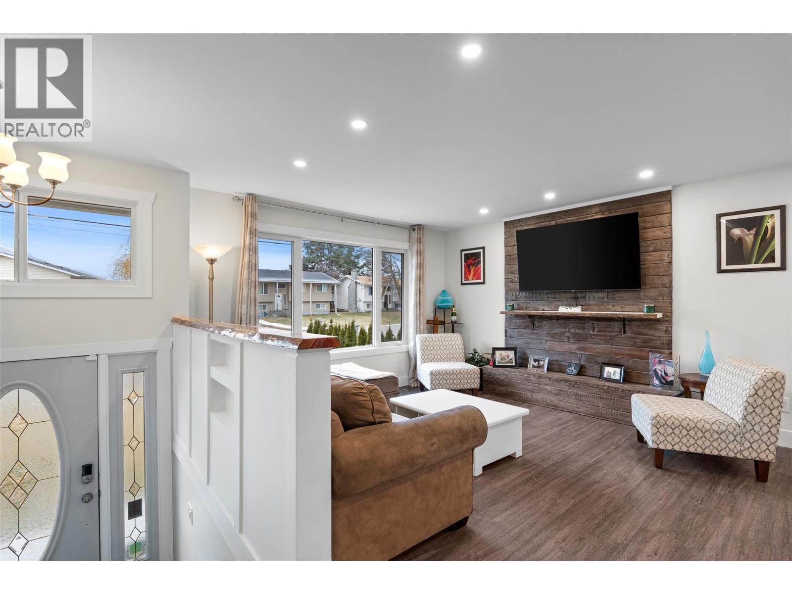 332 Chetwynd Drive, Kamloops, British Columbia  V2H 1L7 - Photo 3 - 10382901