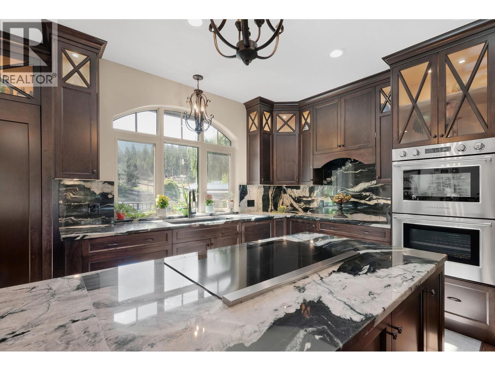 5833 Todd Road, Kamloops, British Columbia  V2C 6P2 - Photo 17 - 10383060