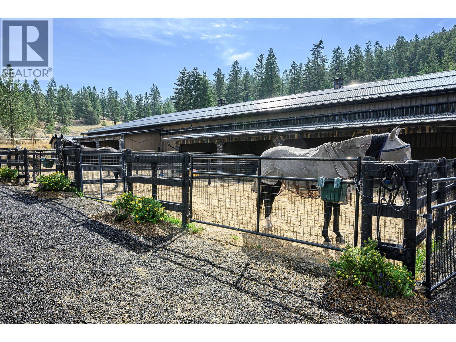 5833 Todd Road, Kamloops, British Columbia  V2C 6P2 - Photo 58 - 10383060