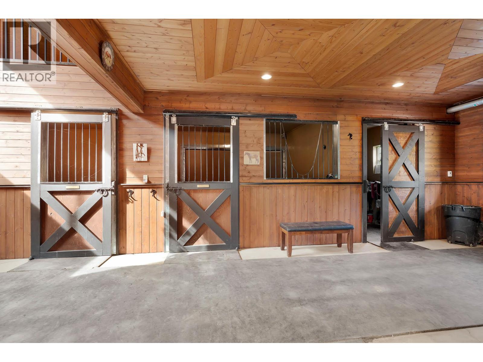 5833 Todd Road, Kamloops, British Columbia  V2C 6P2 - Photo 68 - 10383060