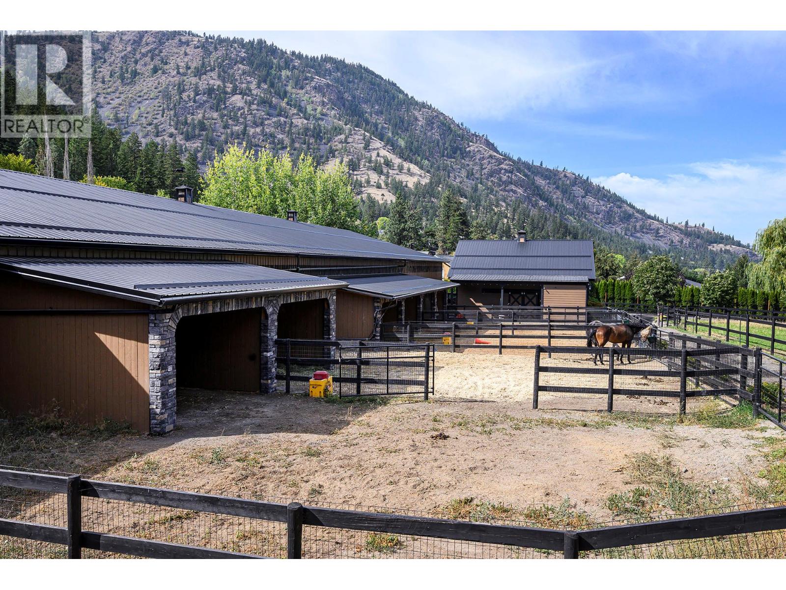 5833 Todd Road, Kamloops, British Columbia  V2C 6P2 - Photo 75 - 10383060