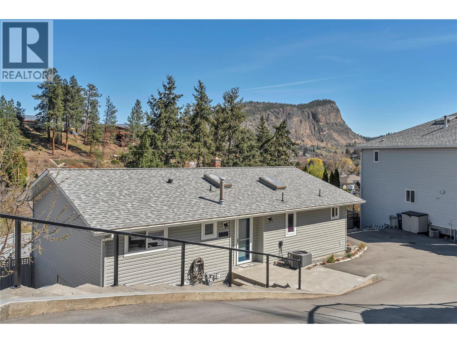 12595 Taylor Place, Summerland, British Columbia  V0H 1Z8 - Photo 2 - 10383059