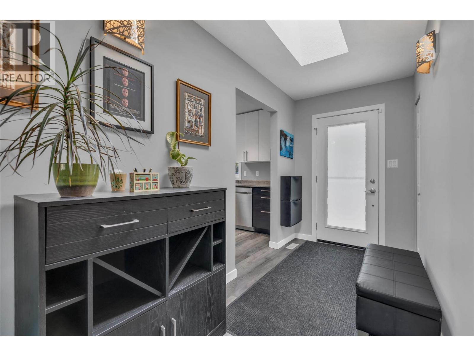 12595 Taylor Place, Summerland, British Columbia  V0H 1Z8 - Photo 4 - 10383059