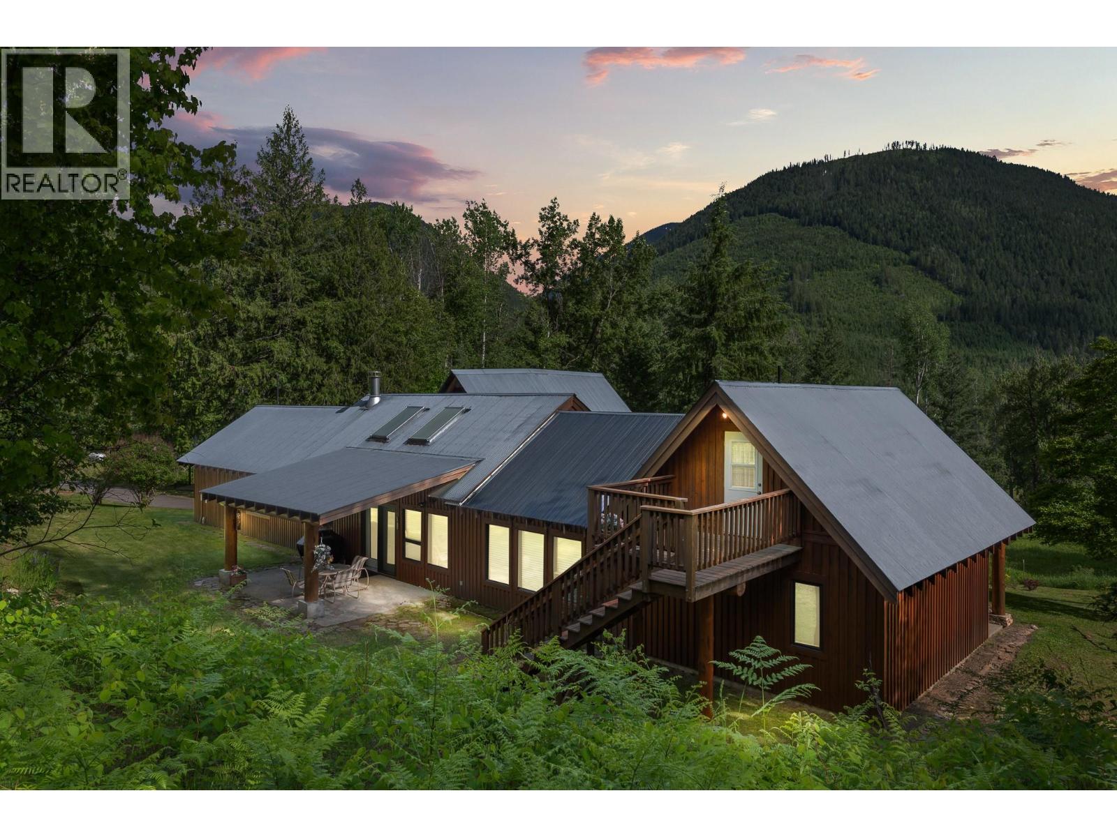 16749 Crawford Creek Road, Crawford Bay, British Columbia  V0B 1E0 - Photo 46 - 10382920