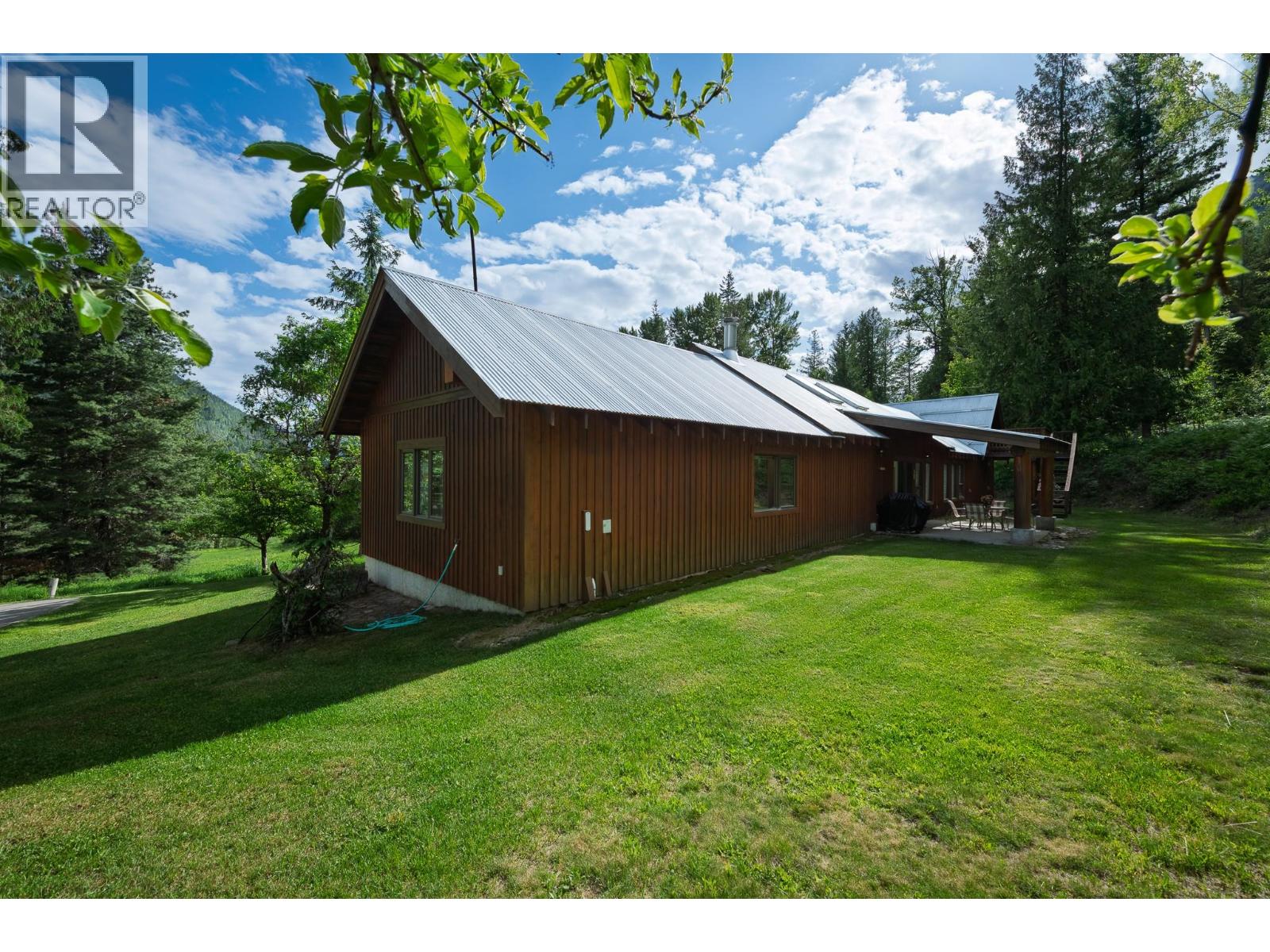 16749 Crawford Creek Road, Crawford Bay, British Columbia  V0B 1E0 - Photo 47 - 10382920