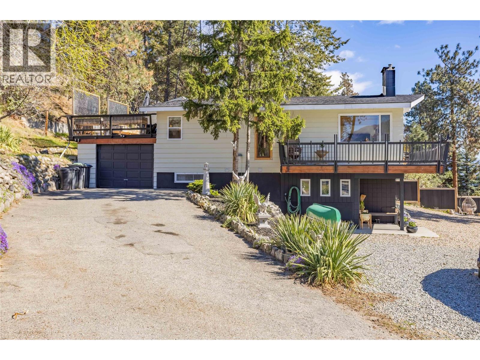 3991 Desert Pines Avenue, Peachland, British Columbia  V0H 1X2 - Photo 3 - 10375926