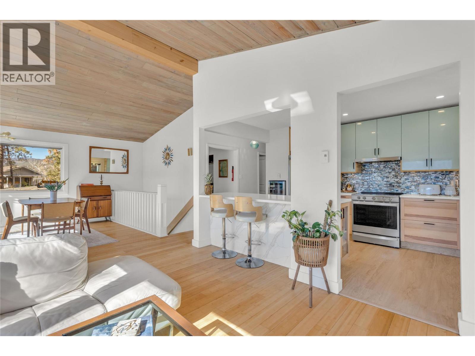 3991 Desert Pines Avenue, Peachland, British Columbia  V0H 1X2 - Photo 8 - 10375926