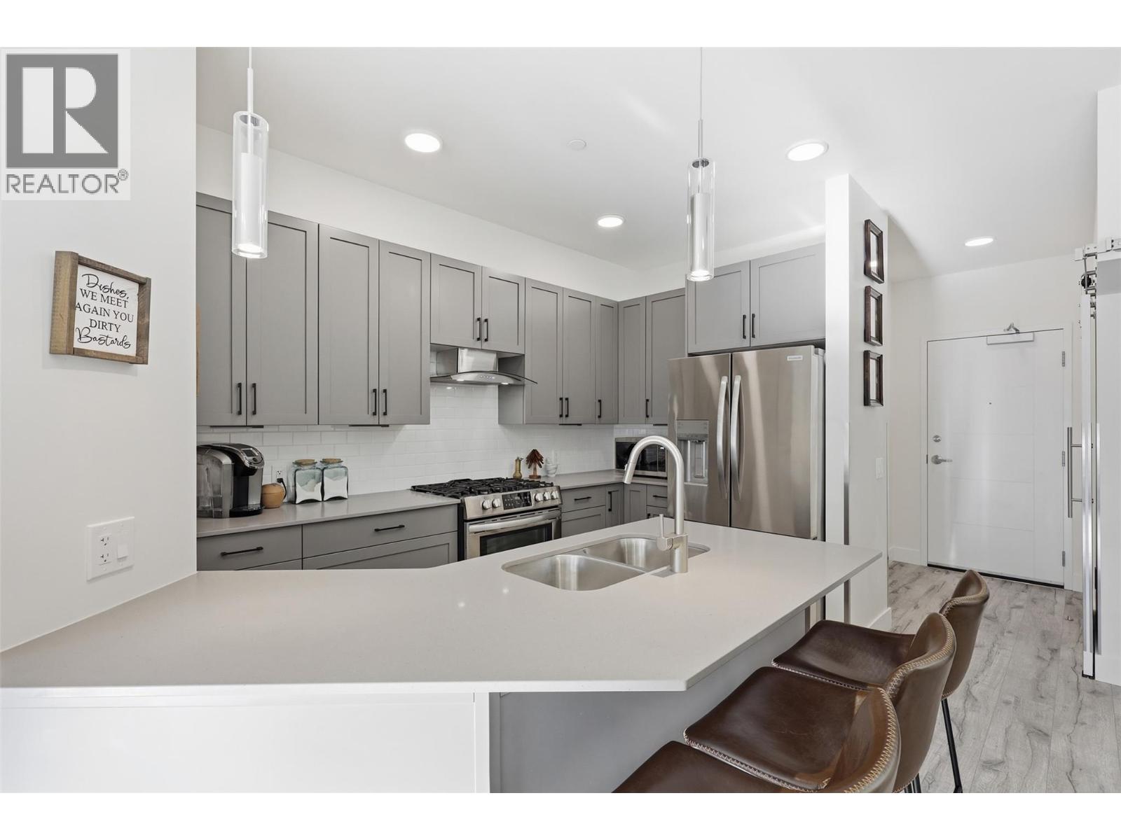 651 Dunes Drive Unit# 204, Kamloops, British Columbia  V2B 8M8 - Photo 4 - 10382934