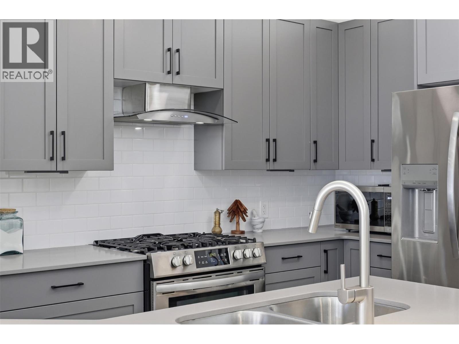 651 Dunes Drive Unit# 204, Kamloops, British Columbia  V2B 8M8 - Photo 5 - 10382934