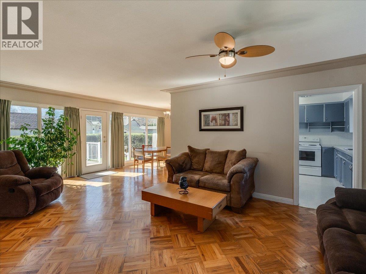 526 Portia Crescent, Trail, British Columbia  V1R 1A9 - Photo 10 - 10383042