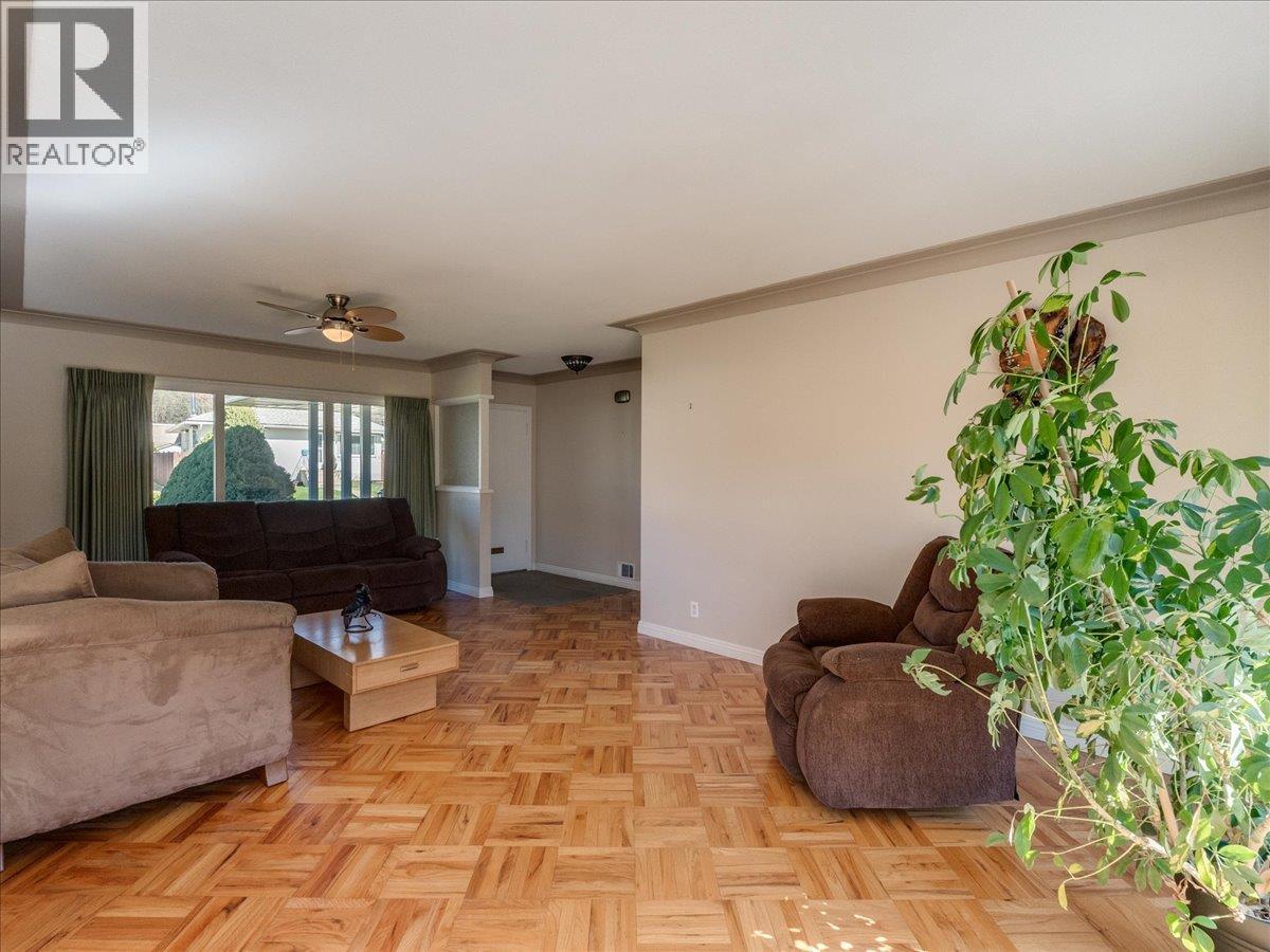 526 Portia Crescent, Trail, British Columbia  V1R 1A9 - Photo 13 - 10383042