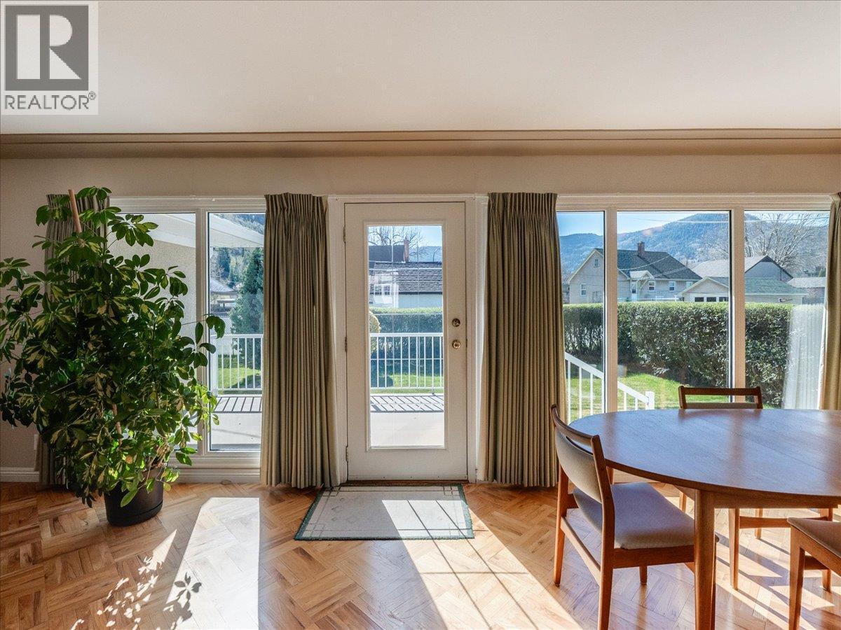 526 Portia Crescent, Trail, British Columbia  V1R 1A9 - Photo 16 - 10383042