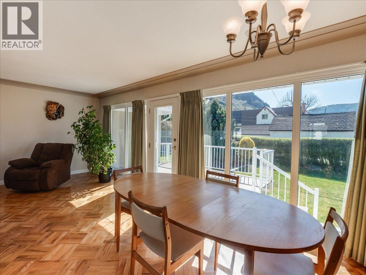 526 Portia Crescent, Trail, British Columbia  V1R 1A9 - Photo 17 - 10383042