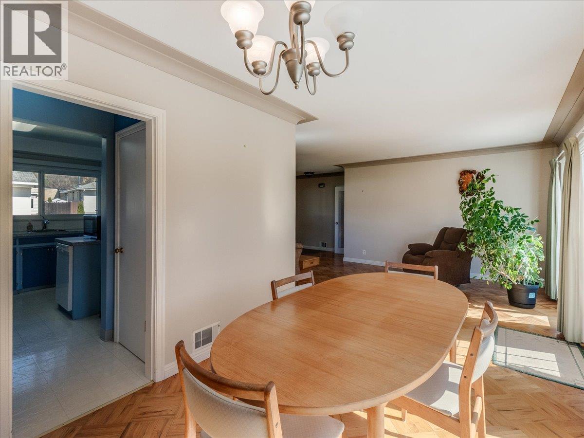 526 Portia Crescent, Trail, British Columbia  V1R 1A9 - Photo 18 - 10383042