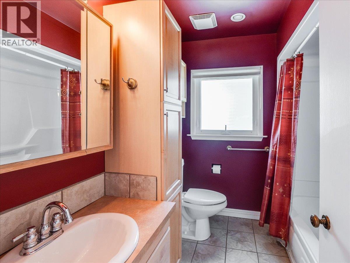 526 Portia Crescent, Trail, British Columbia  V1R 1A9 - Photo 27 - 10383042