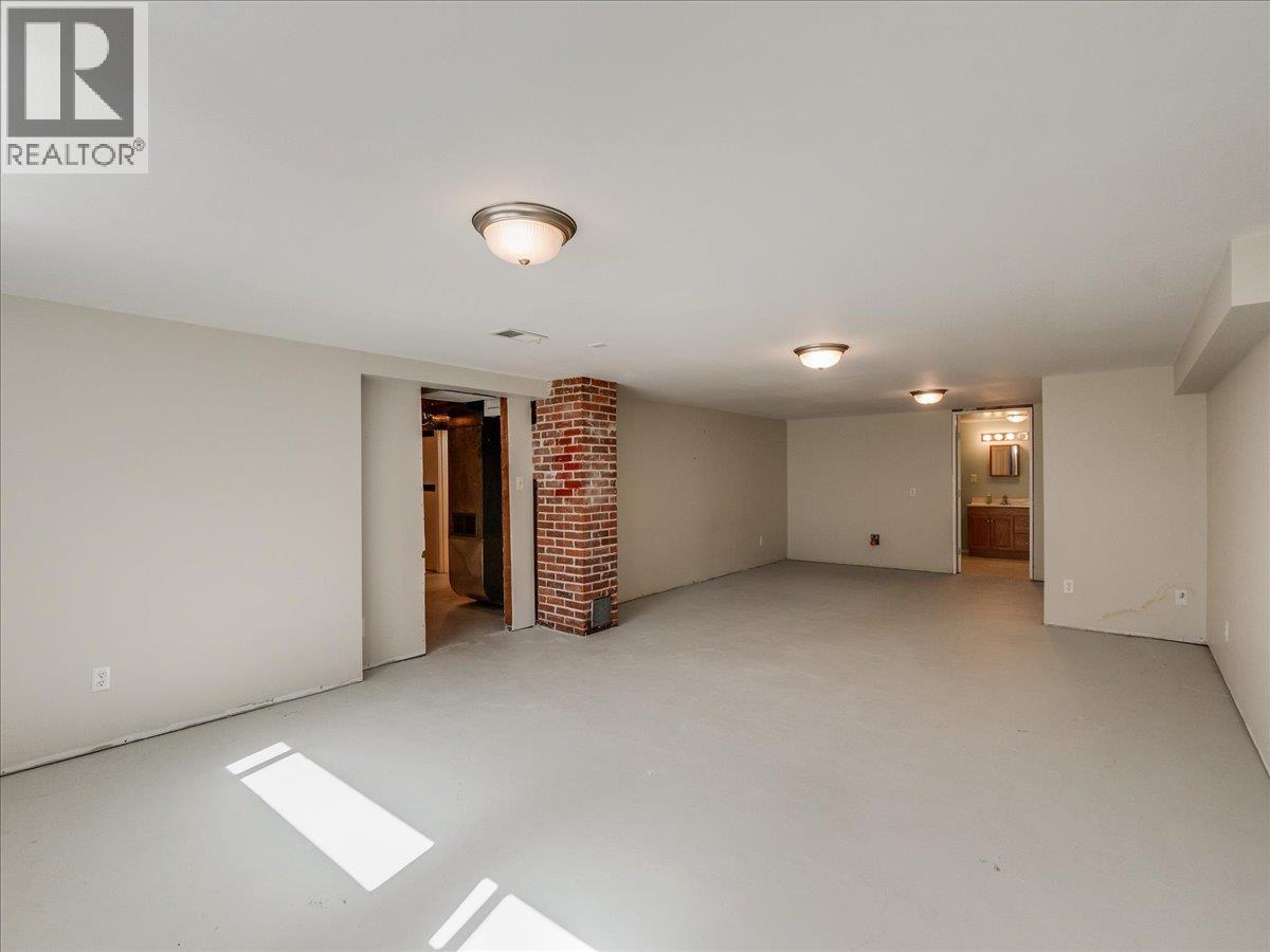 526 Portia Crescent, Trail, British Columbia  V1R 1A9 - Photo 38 - 10383042