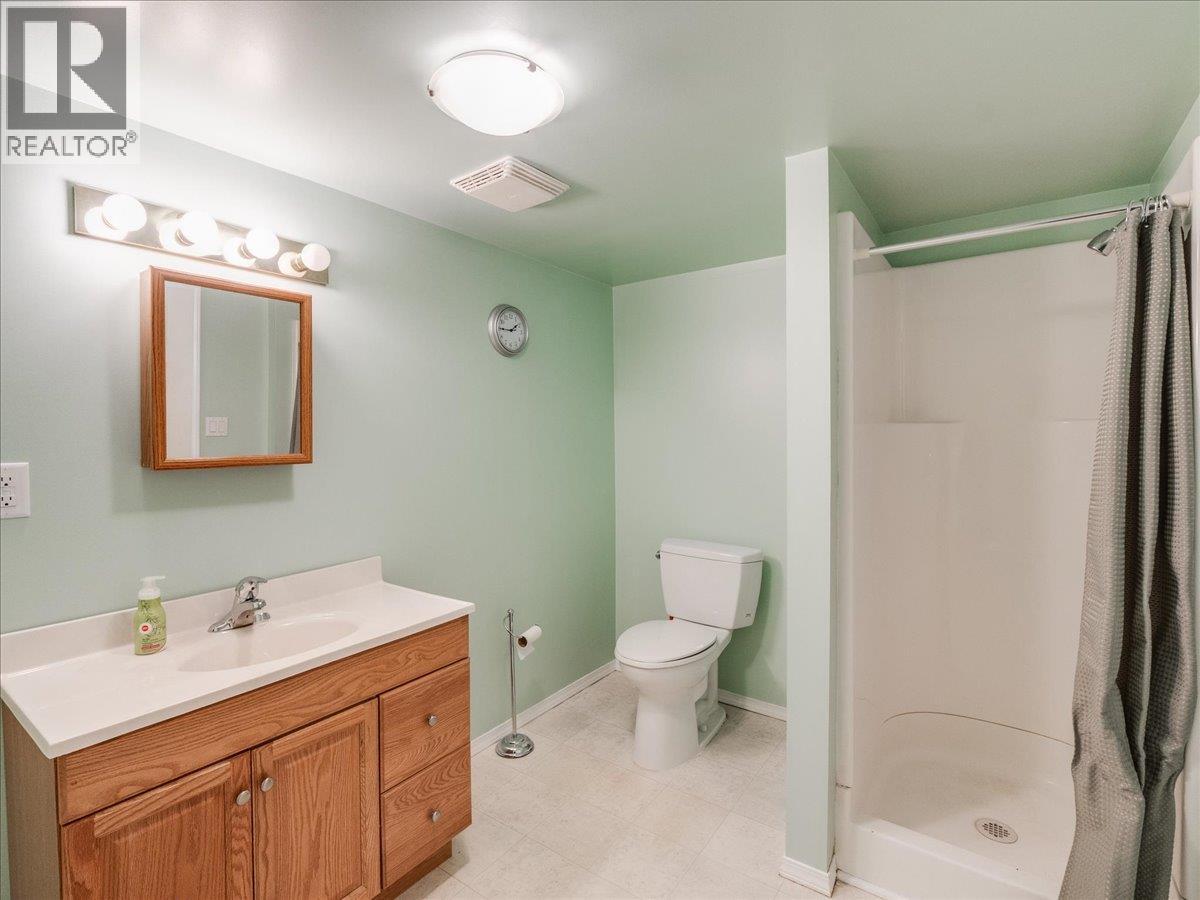 526 Portia Crescent, Trail, British Columbia  V1R 1A9 - Photo 41 - 10383042