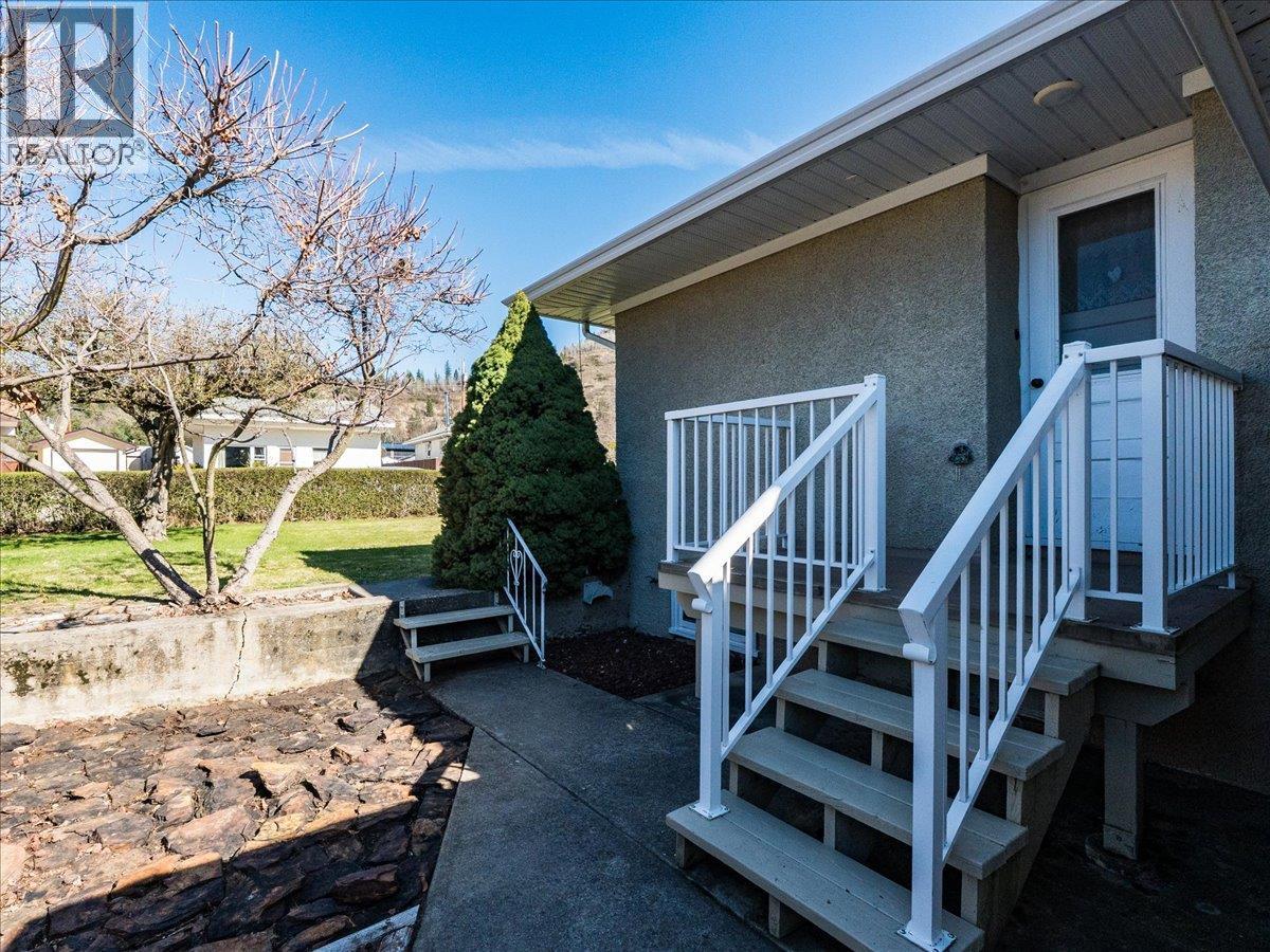 526 Portia Crescent, Trail, British Columbia  V1R 1A9 - Photo 42 - 10383042