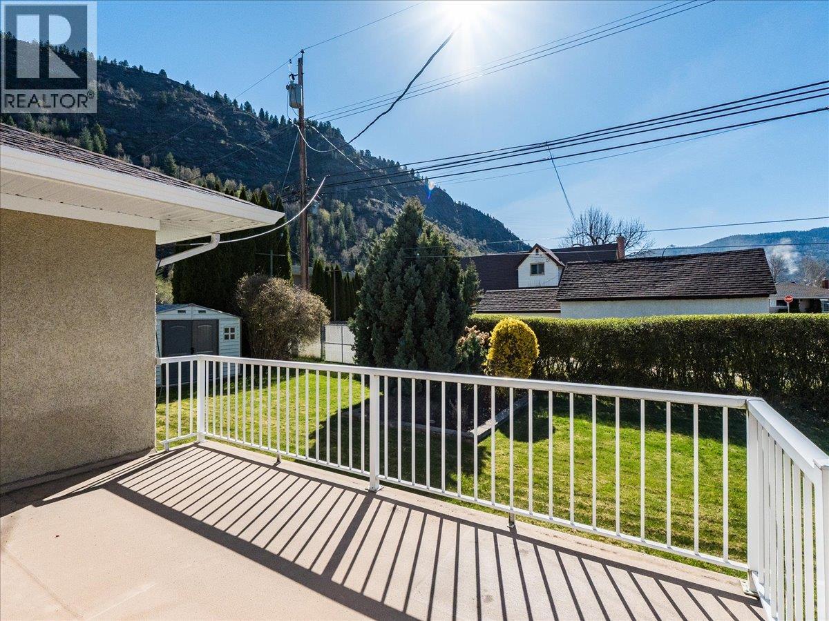 526 Portia Crescent, Trail, British Columbia  V1R 1A9 - Photo 50 - 10383042